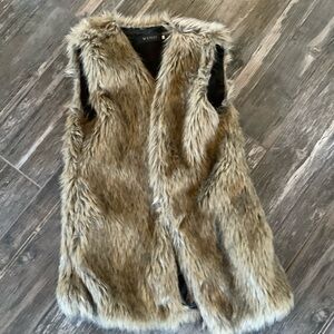Venxi size large faux fur vest